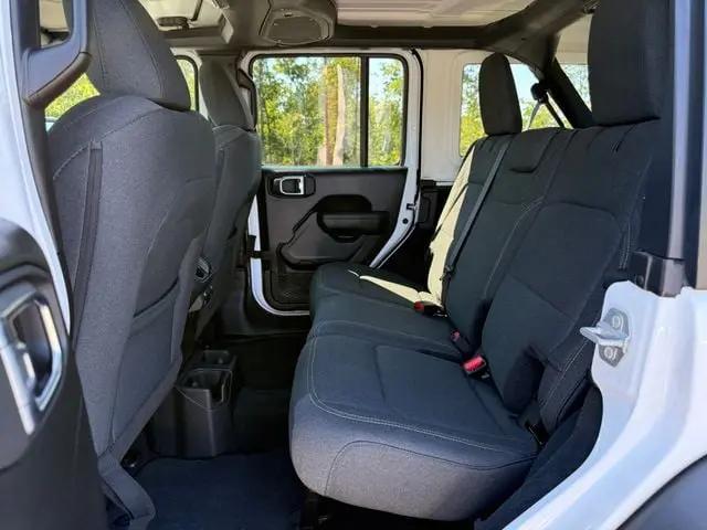 2025 Jeep Wrangler 4-Door Summit 4x4