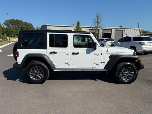 2025 Jeep Wrangler 4-Door Summit 4x4
