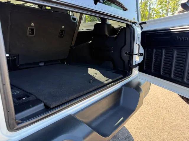 2025 Jeep Wrangler 4-Door Summit 4x4