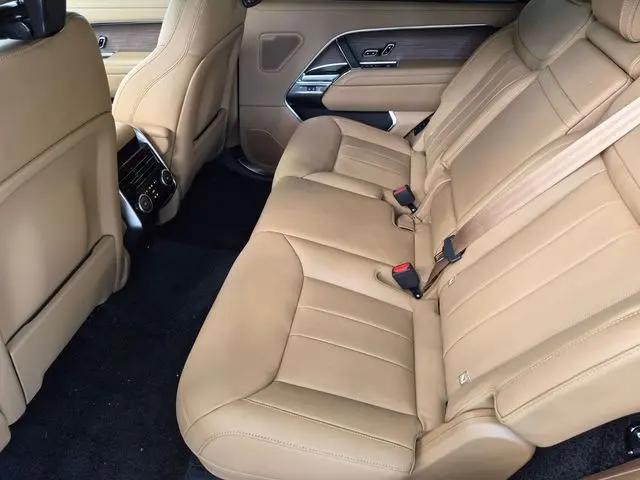 2026 Land Rover Range Rover P530 SE 7 Seat