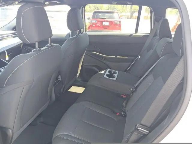 2026 Jeep Cherokee Laredo 4x4