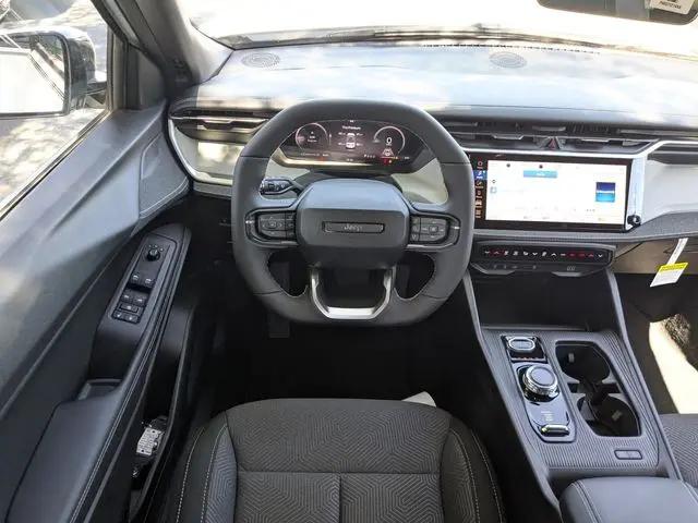 2026 Jeep Cherokee Laredo 4x4