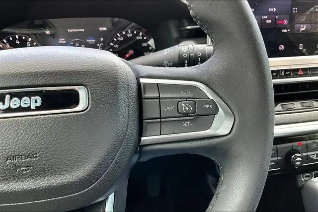 2023 Jeep Compass Latitude Lux FWD