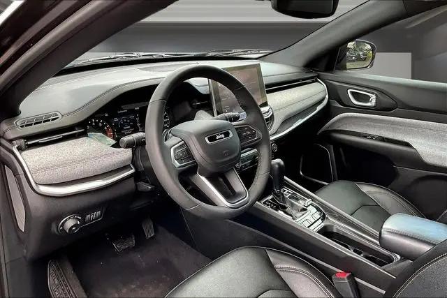 2023 Jeep Compass Latitude Lux FWD
