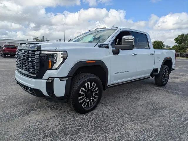 2026 GMC Sierra 2500HD Crew Cab, Standard Bed, Denali Ultimate, 4WD