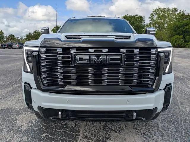 2026 GMC Sierra 2500HD Crew Cab, Standard Bed, Denali Ultimate, 4WD