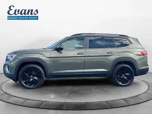 2026 Volkswagen Atlas SE with Technology