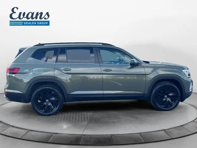 2026 Volkswagen Atlas SE with Technology