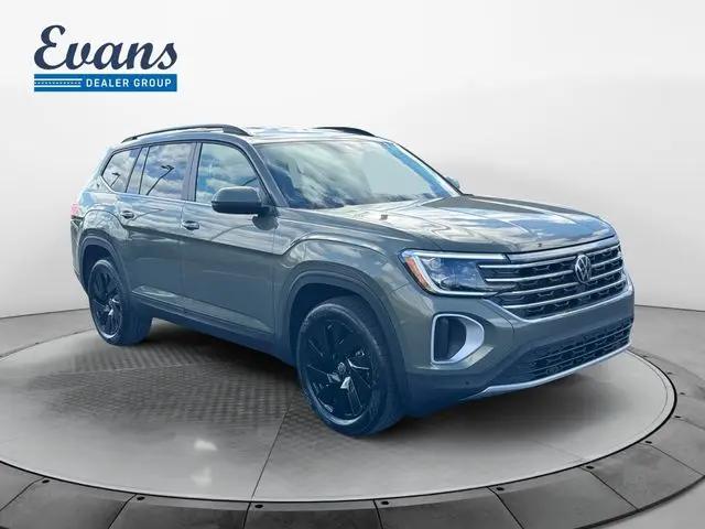 2026 Volkswagen Atlas SE with Technology
