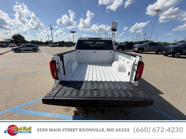2025 GMC Sierra 1500 4WD Crew Cab Short Box SLT