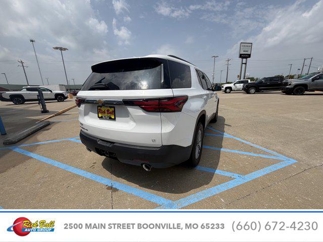 2023 Chevrolet Traverse AWD LT Cloth