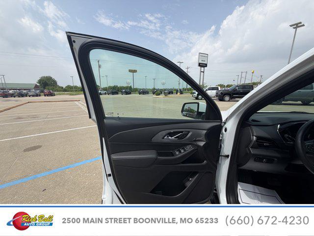 2023 Chevrolet Traverse AWD LT Cloth
