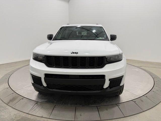 2022 Jeep Grand Cherokee L Altitude 4x4 2022 Jeep Grand Cherokee L Altitude 4x4