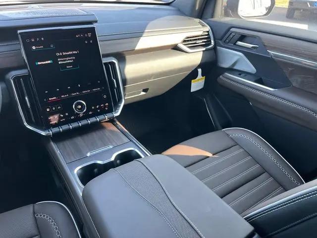 2026 GMC Acadia Denali Ultimate FWD