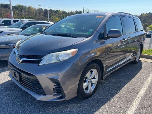 2020 Toyota Sienna LE 2020 Toyota Sienna LE