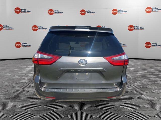 2020 Toyota Sienna LE