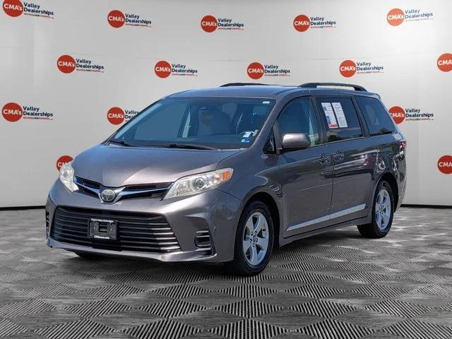 2020 Toyota Sienna LE 2020 Toyota Sienna LE