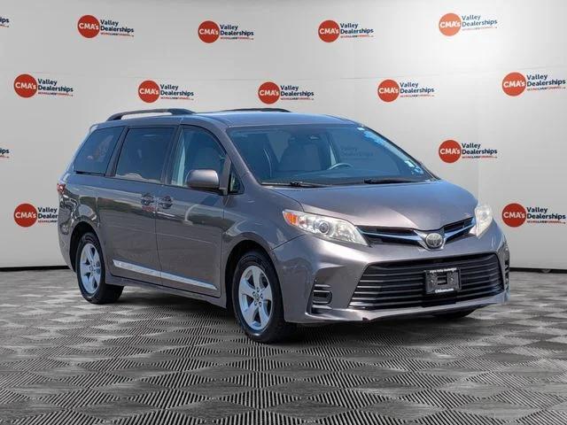 2020 Toyota Sienna LE 2020 Toyota Sienna LE
