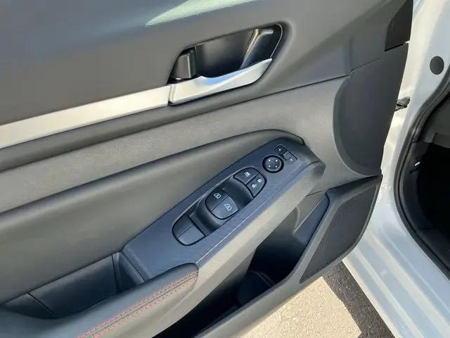 2026 Nissan Altima SR FWD
