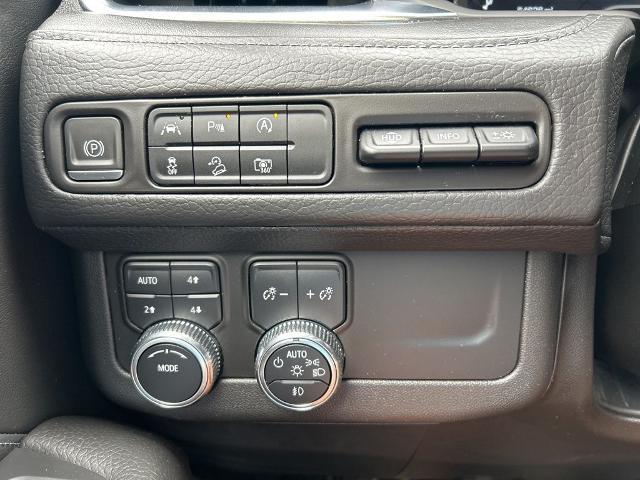 2023 GMC Yukon 4WD Denali