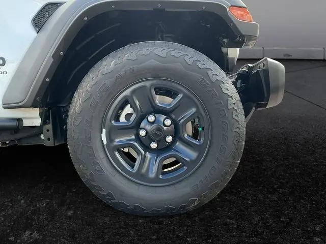2024 Jeep Gladiator Sport