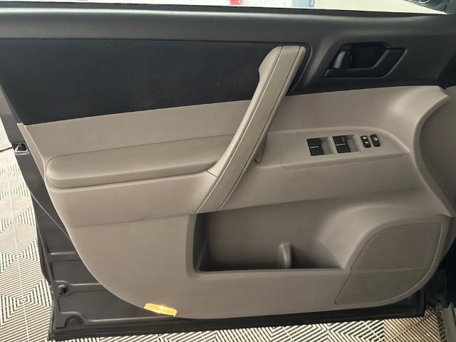 2013 Toyota Highlander Base