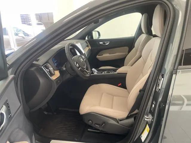 2026 Volvo XC60 B5 Core