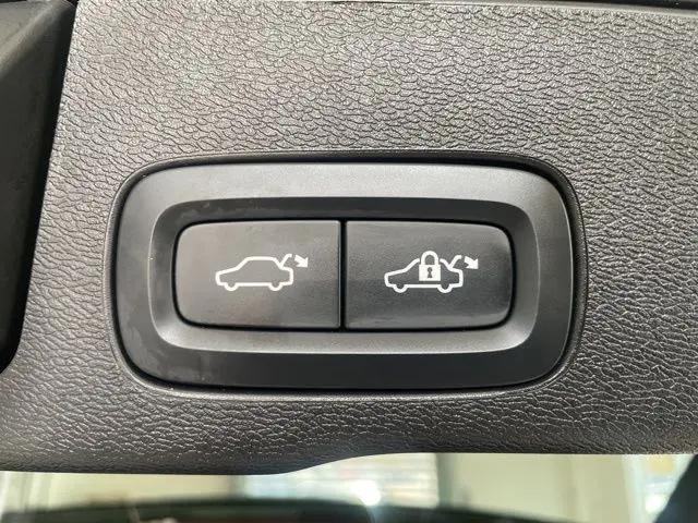 2026 Volvo XC60 B5 Core
