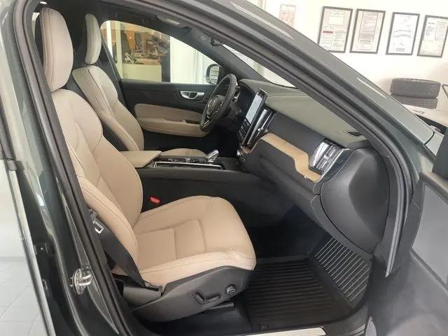 2026 Volvo XC60 B5 Core
