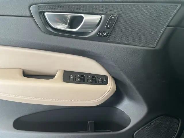 2026 Volvo XC60 B5 Core
