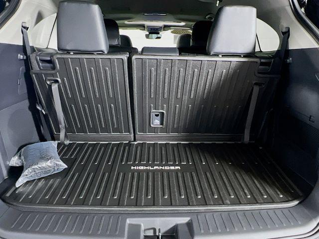 2026 Toyota Highlander Hybrid Limited