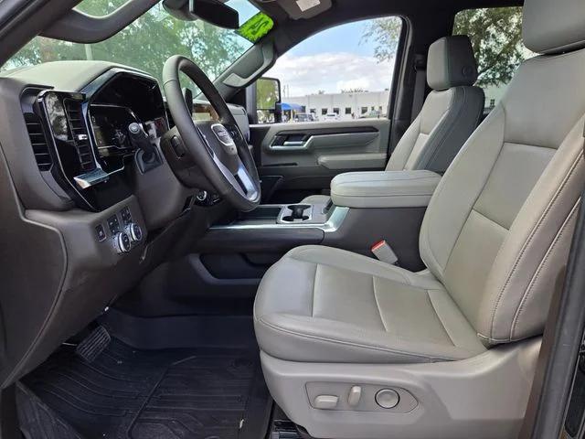 2024 GMC Sierra 2500HD 4WD Crew Cab Standard Bed SLT