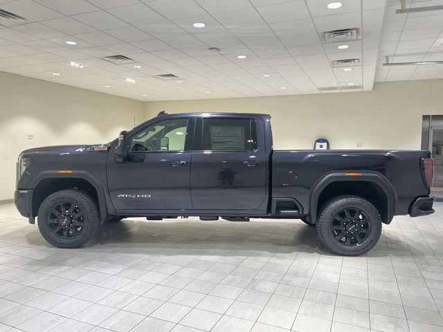 2025 GMC Sierra 2500HD 4WD Crew Cab Standard Bed AT4