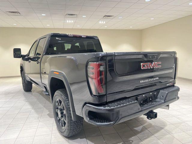 2025 GMC Sierra 2500HD 4WD Crew Cab Standard Bed AT4