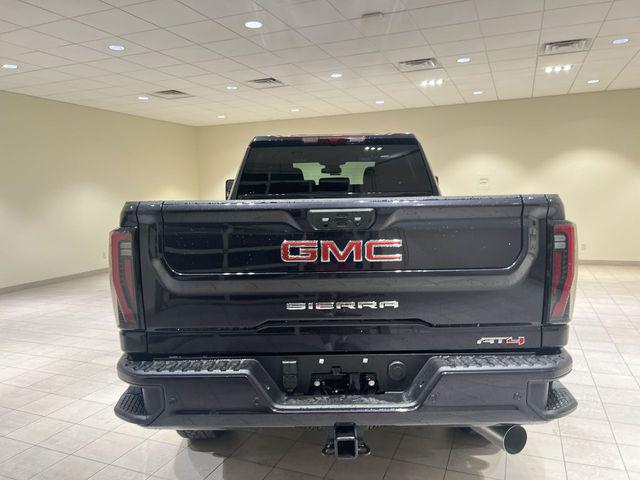 2025 GMC Sierra 2500HD 4WD Crew Cab Standard Bed AT4