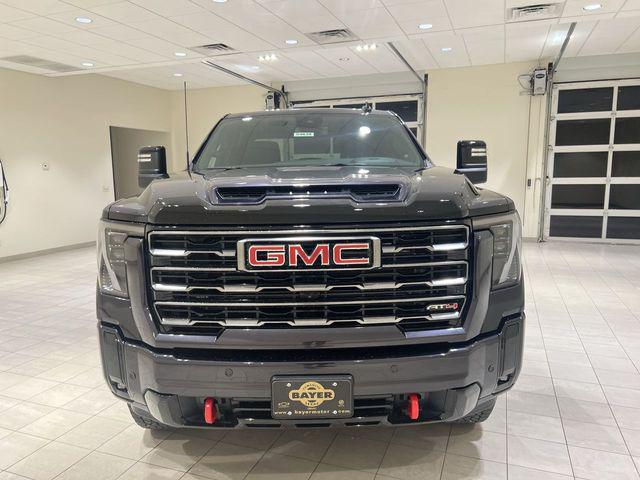 2025 GMC Sierra 2500HD 4WD Crew Cab Standard Bed AT4