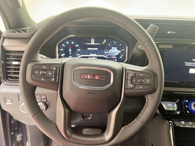2025 GMC Sierra 2500HD 4WD Crew Cab Standard Bed AT4