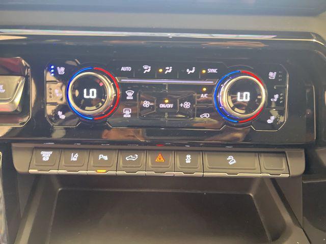 2025 GMC Sierra 2500HD 4WD Crew Cab Standard Bed AT4