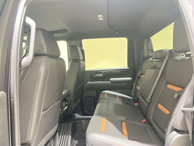 2025 GMC Sierra 2500HD 4WD Crew Cab Standard Bed AT4
