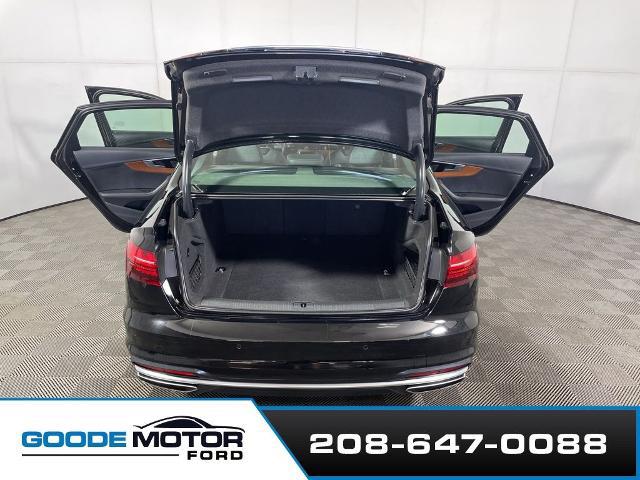 2022 Audi A4 Premium Plus 40 TFSI quattro S tronic