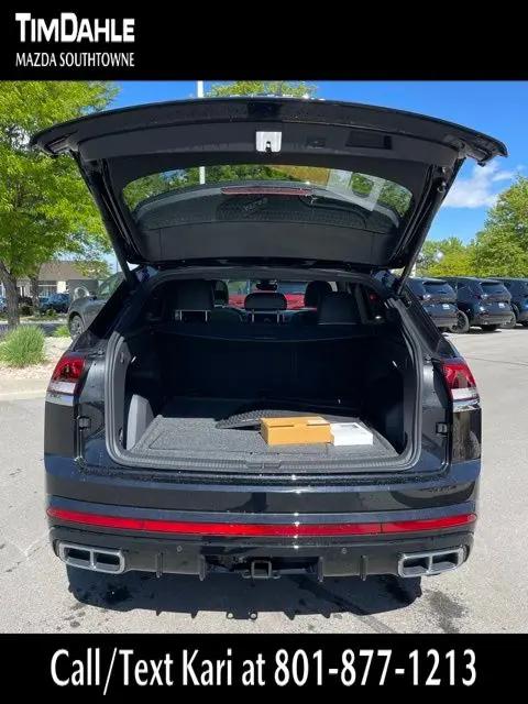 2026 Volkswagen Atlas Cross Sport SEL Premium R-Line
