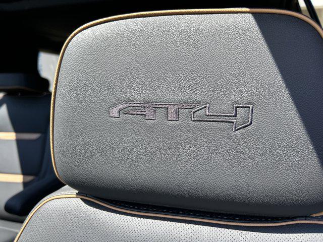 2024 GMC Yukon 4WD AT4