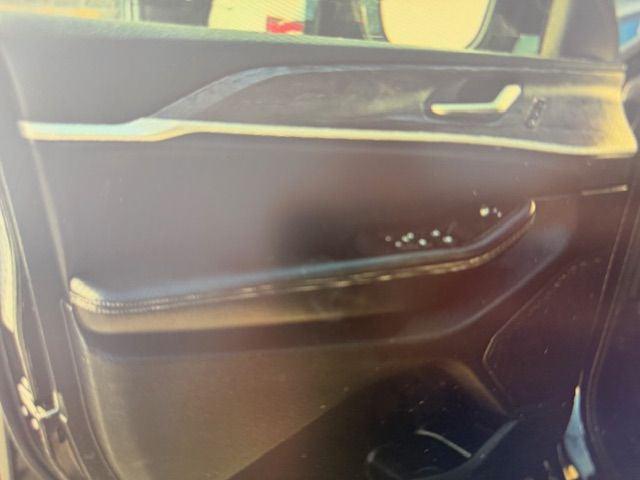 2023 Jeep Grand Cherokee Limited 4x4 2023 Jeep Grand Cherokee Limited 4x4