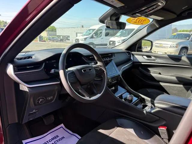 2025 Jeep Grand Cherokee Altitude 4x4