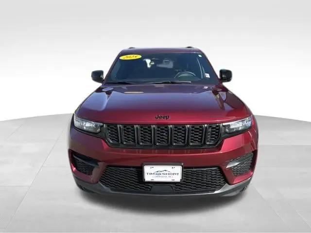 2025 Jeep Grand Cherokee Altitude 4x4