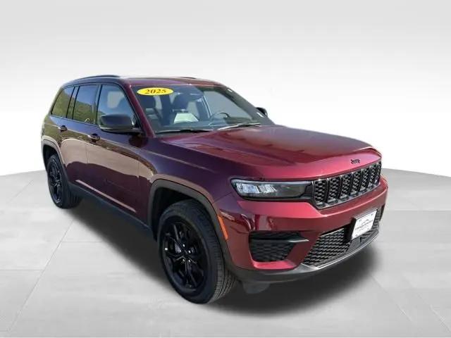 2025 Jeep Grand Cherokee Altitude 4x4