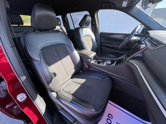 2025 Jeep Grand Cherokee Altitude 4x4