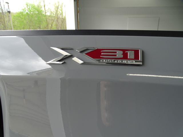2024 GMC Sierra 1500 4WD Crew Cab Short Box Elevation with 3SB