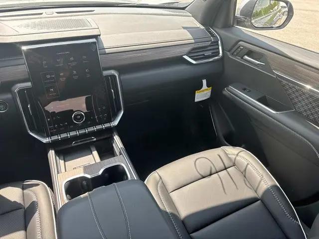 2026 GMC Acadia Denali FWD
