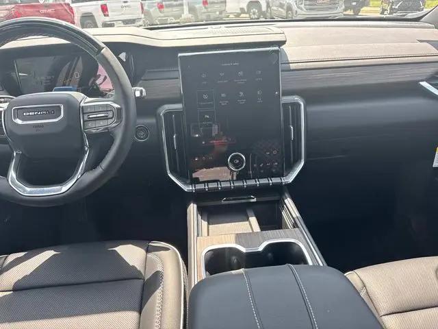 2026 GMC Acadia Denali FWD